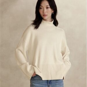 Banana Republic Factory Cream Sweater With Belle Sleeves